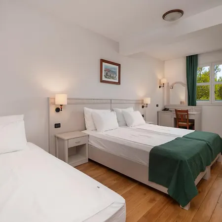 Vrata Krke Hotel